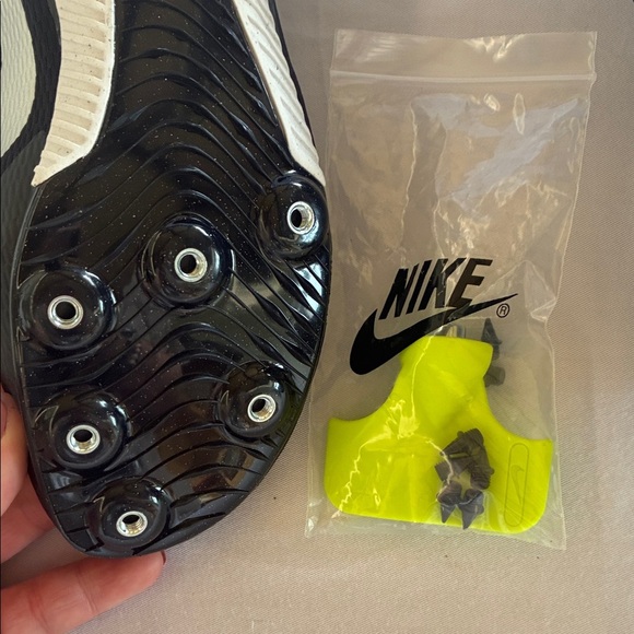 Nike Men\'s Black and White Track‎ Shoes main image 8